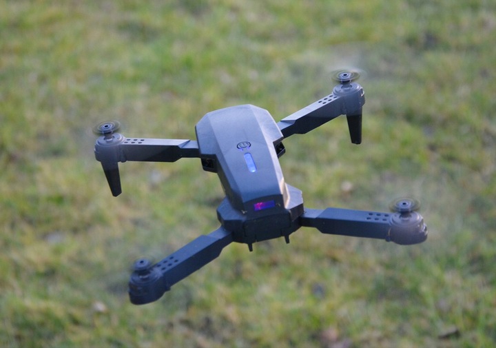 Dron z Kamerą i Podglądem Obrazu 2 Baterie Pokrowiec Stabilny Lot Żyroskop
