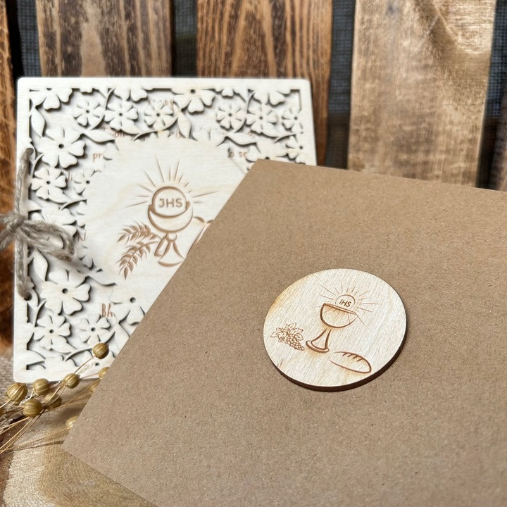 Kartka na Komunię od Chrzestnej Ażurowa Pierwsza Komunia Święta