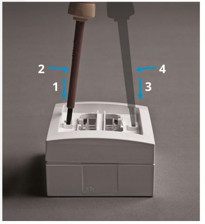 AQUACLICK GNIAZDO NATYNKOWE 4-KROTNE Z/U BIAŁE