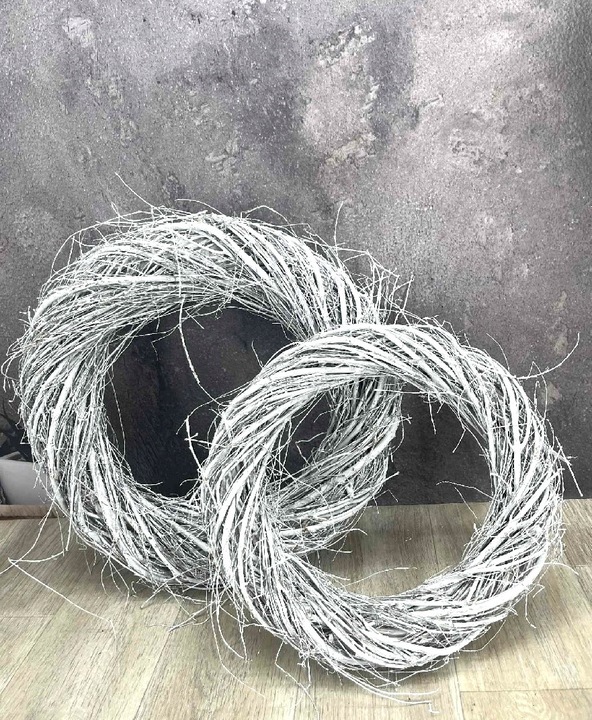 WIANEK WIKLINOWY WIANEK Z PATYKÓW 35CM STROIK