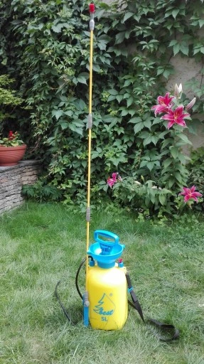 Opryskiwacz ciśnieniowy ogrodowy ręczny BEST POLSKA 5L długa lanca 96cm