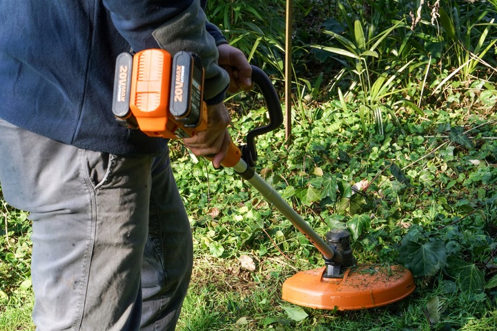 Podkaszarka akumulatorowa Worx WG183E.9 40V 33cm