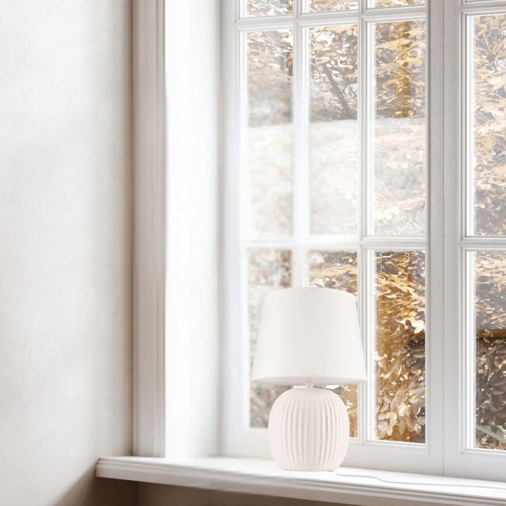 Lampka nocna z abażurem biała ceramiczna ryflowana DION D2