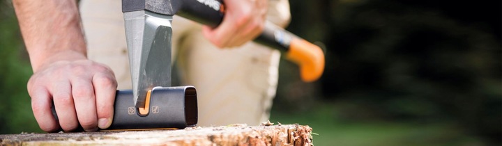 FISKARS Ostrzałka do siekier i noży Xsharp osełka ceramiczna szpulka