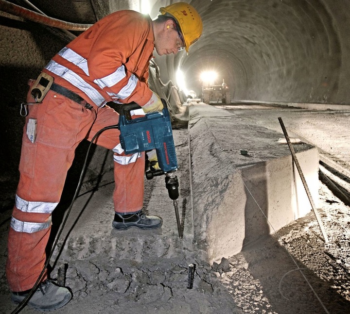 MŁOT GSH 11 E BOSCH - SDS-MAX klasa 11kg + DŁUTA