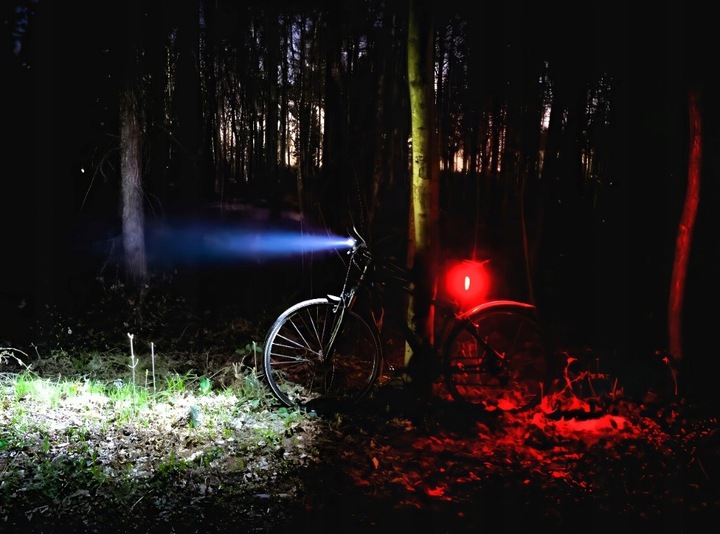 LAMPKA ROWEROWA TYLNA LED USB MOCNA