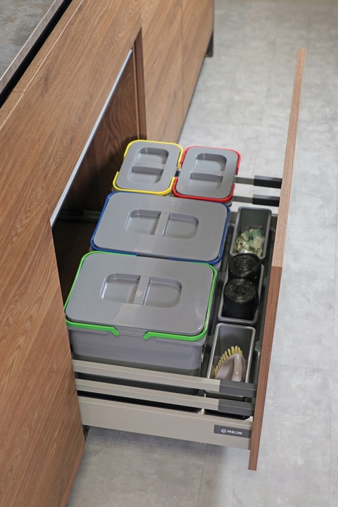 POJEMNIKI NA ODPADY SORTOWNIKI NA ŚMIECI REJS PRAKTIKO WYSOKI 1x20L