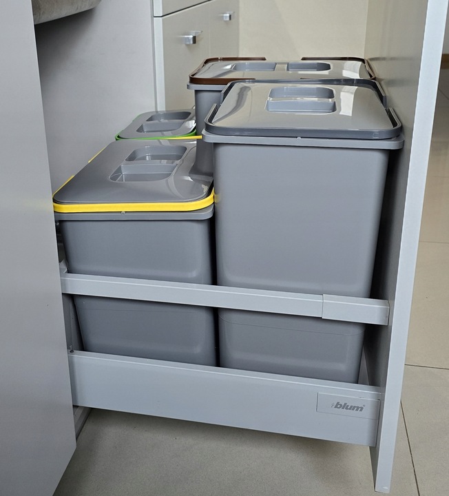 Kosz na śmieci SORT 62L do szafki szuflady 60 Blum 4 pojemniki na odpady