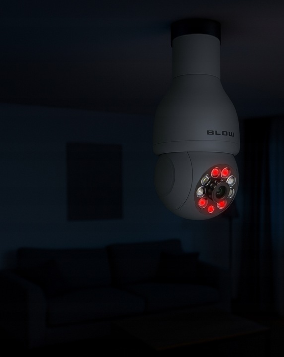 KAMERA WIFI WEWNĘTRZNA OBROTOWA ŻARÓWKA GWINT E27 IP 3MP TUYA