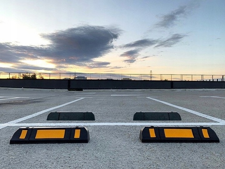 OGRANICZNIK SEPARATOR ODBOJNIK PARKINGOWY 57CM BLOKADA NAJAZD