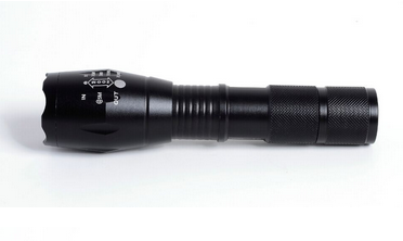 MOCNA LATARKA SZPERACZ XML-T6 LAMPA POLICYJNA ZOOM