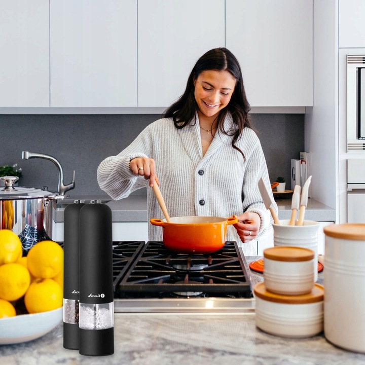 Elektryczny młynek do soli pieprzu przypraw z regulacją zestaw 2 szt.