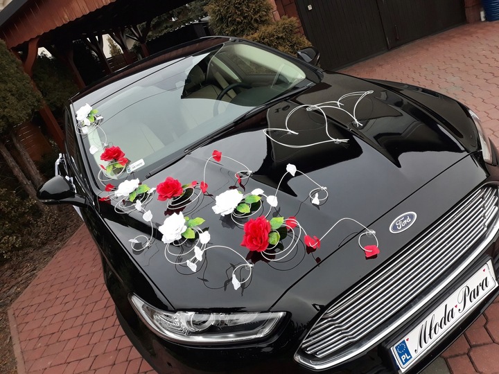 Dekoracja samochodu ozdoby na auto do ślubu płatki