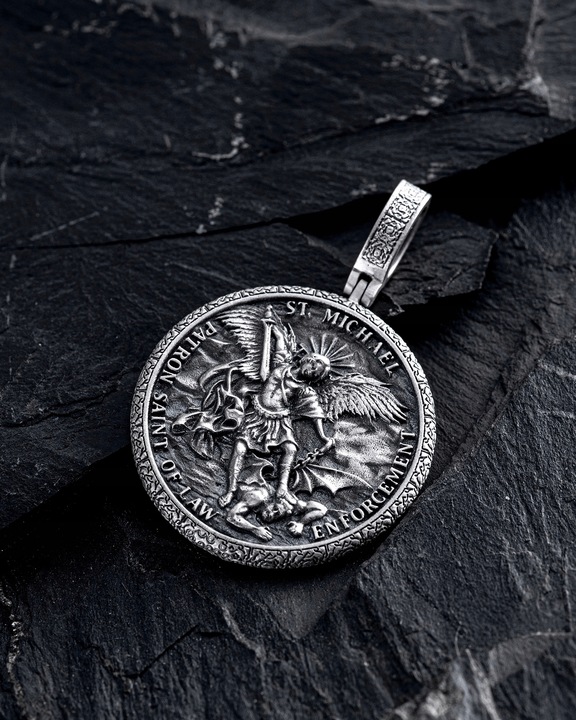 Srebrny wisiorek ST. ARCHANGEL MICHAEL. PRAYER