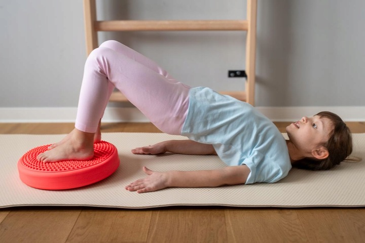 TULLO PODUSZKA SENSORYCZNA REHABILITACYJNA SENSOMOTORYCZNA DYSK JEŻYK 30CM