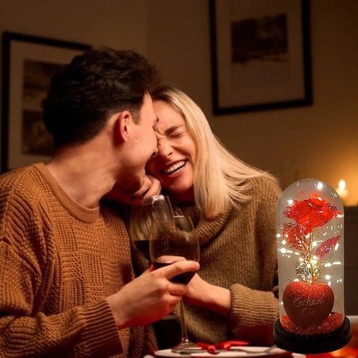 WIECZNA RÓŻA W SZKLE W KOPULE ŚWIECĄCA NA WALENTYNKI LED PREZENT PUDEŁKO