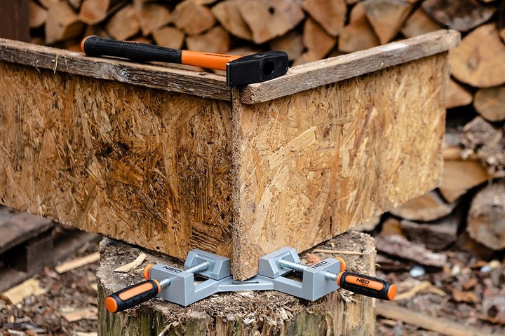 NEO 25-146 Młotek ślusarski 800 g