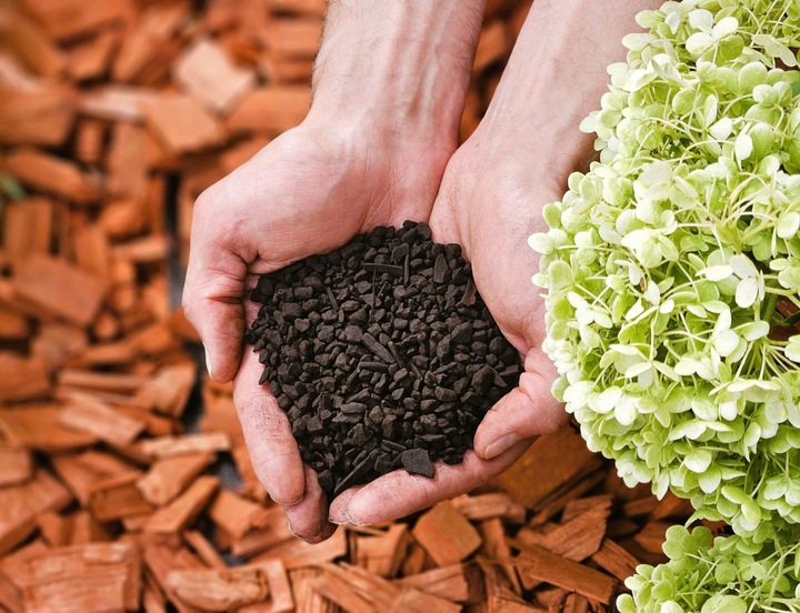 Węgiel brunatny do gleby CARBOMAT ECO 20 L (pH 6,0 - 6,5)