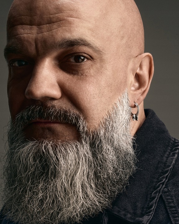 Srebrny kolczyk-kółko CALVARIA