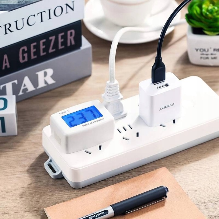 Cyfrowy woltomierz tester miernik napięcia w sieci w gniazdku AC 80-300V