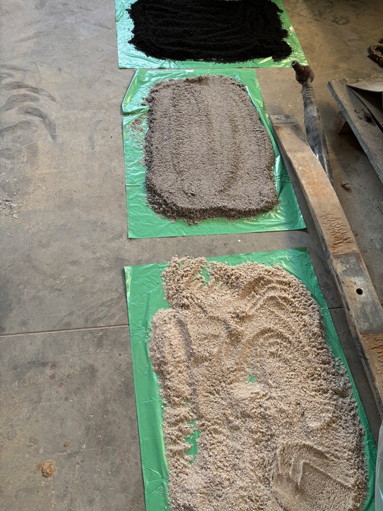 Mączka bazaltowa do zasypki kostki grafit piasek czarny bazalt 0-2mm