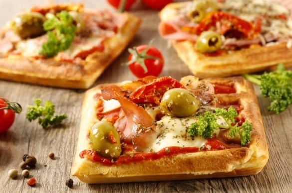 POLSKA Gofrownica Dezal do gofrów 301.5 1300W Biała Gruba Kratka