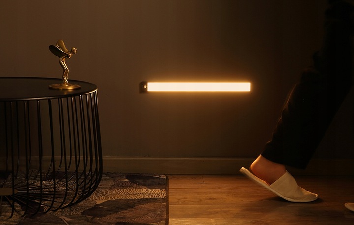 Lampka Do Szafy Z Czujnikiem Listwa Yeelight 40cm Czarna 2700k Magnes