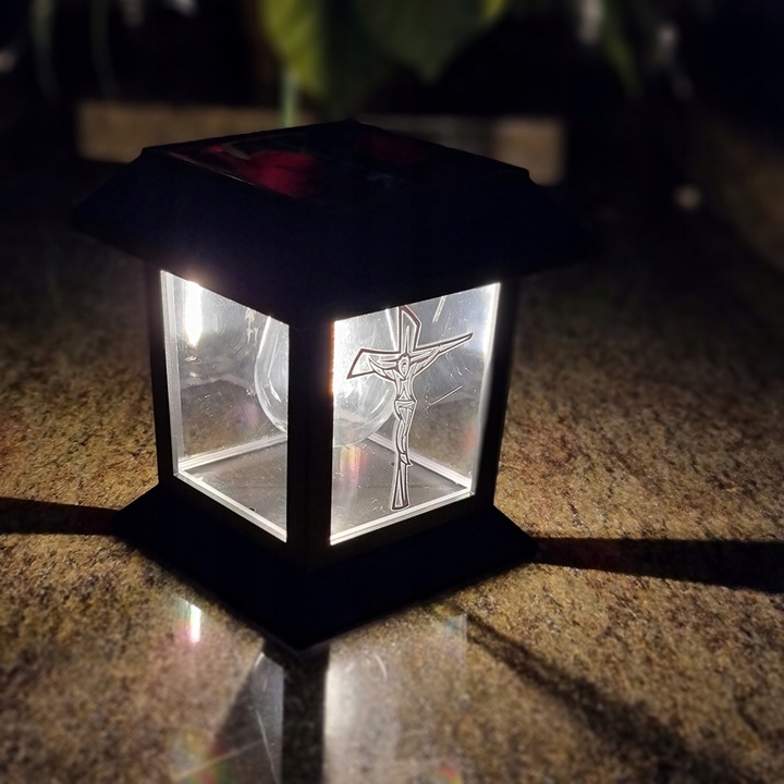 ZNICZ na Grób LED LAMPION Solarny na Cmentarz STATUETKA z KRZYŻEM Nowość