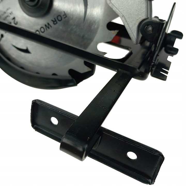 Pilarka Piła tarczowa ręczna do drewna Przecinarka 2700W Laser +