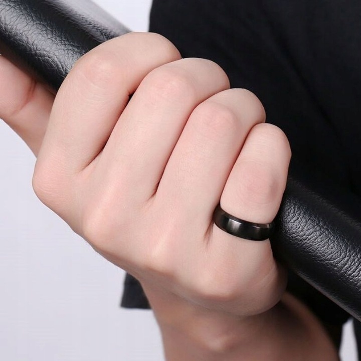 CZARNA FAZOWANA OBRĄCZKA, STAL CHIRURGICZNA r.30