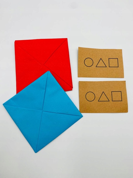 KOŚCI KOSTKI GONGGI GONGI koreańskiej gry GRA SQUID GAME ZESTAW DDAKJI GONG