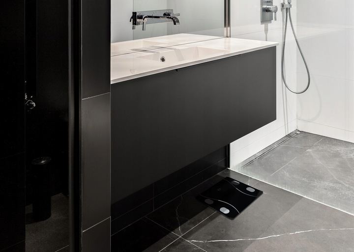 WAGA ŁAZIENKOWA ANALITYCZNA BMI ELEKTRONICZNA BLUETOOTH SZKLANA DO 180kg