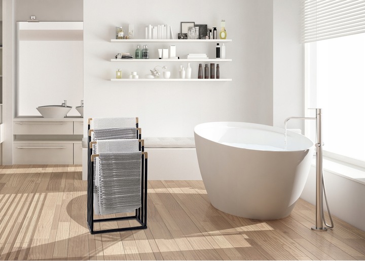 Stojak łazienkowy wieszak na ręczniki czarny stojący do łazienki bambus