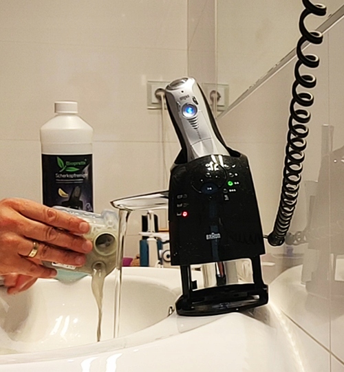 1L BIOPRETTA PŁYN CZYSZCZĄCY DO GOLAREK wyposażonych w bazę CCR I 95%