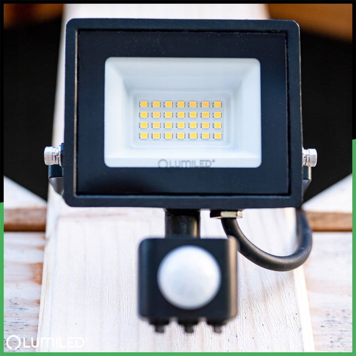 Naświetlacz LED 20W HALOGEN LAMPA ZEWNĘTRZNA REFLEKTOR z CZUJNIKIEM