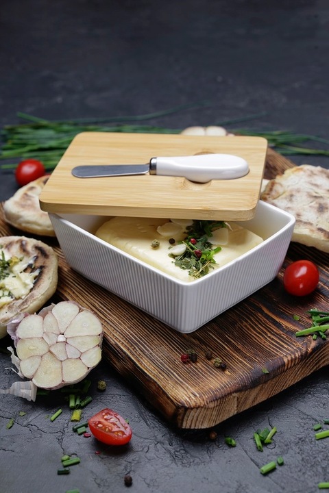 MASELNICA Maselniczka porcelanowa z nożykiem OSBORN biała z bambusem