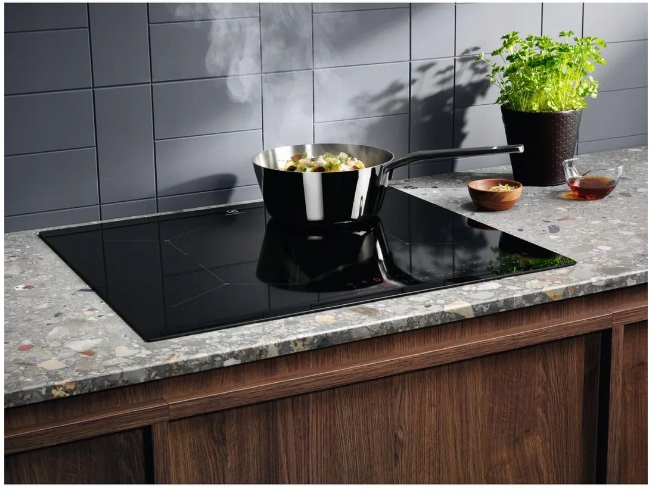 Płyta indukcyjna ELECTROLUX EIS62443 Slim-Fit SenseBoil Czarna