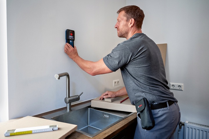 WYKRYWACZ METALI PRZEWODÓW DREWNA BOSCH cyfrowy detektor Bosch GMS