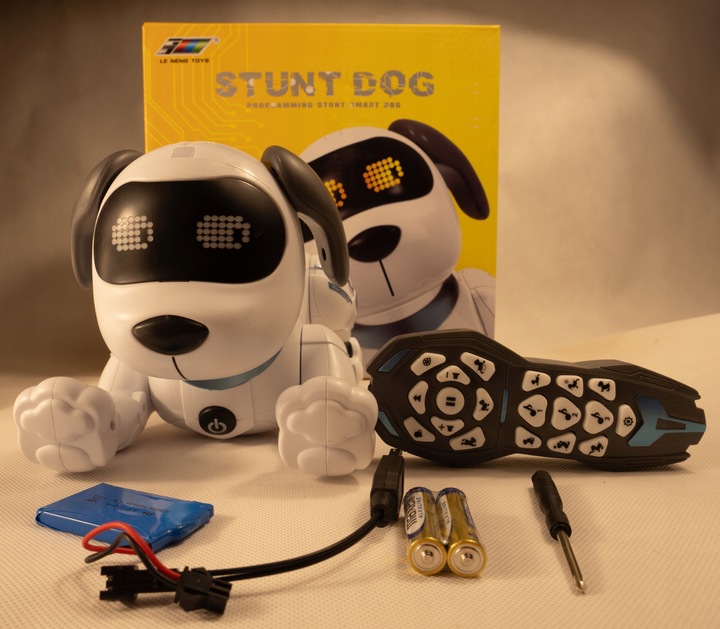 INTERAKTYWNY ROBO PIES ZDALNIE STEROWANY GŁOSEM