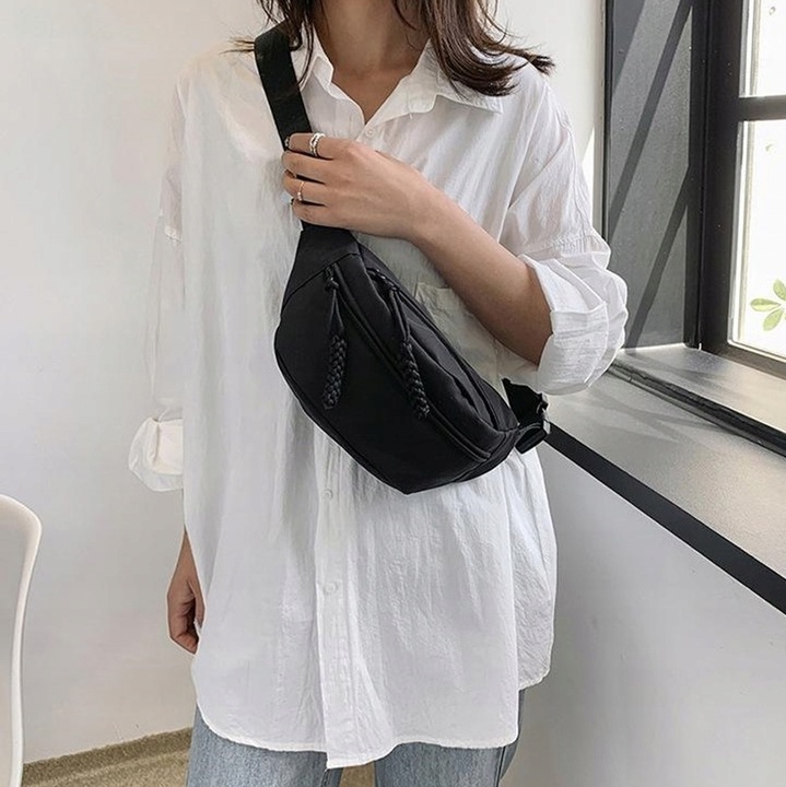 NERKA SASZETKA DAMSKA CZARNA POJEMNA LEKKA PODRÓŻNA BIODROWA ŚWIETNA