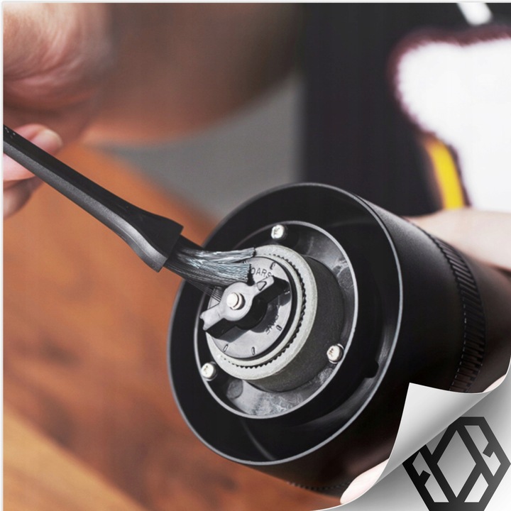 MINI ELEKTRYCZNY MŁYNEK DO MIELENIA KAWY PRZYPRAW PRZENOŚNY WYDAJNY