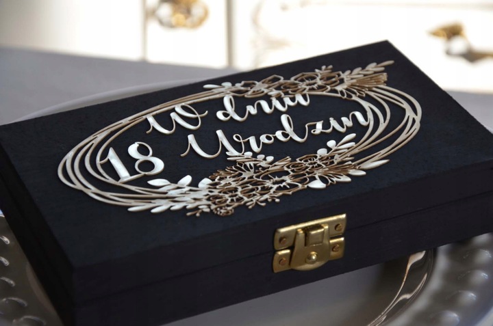 Pudełko na Pieniądze Prezent na 18 urodziny OSIEMNASTKA/ WYS. 24 H