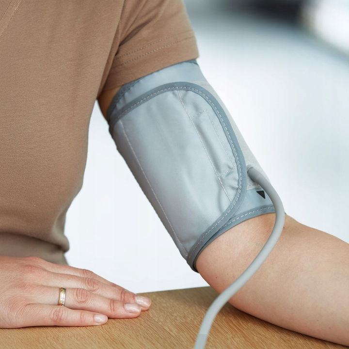 OMRON M2 BASIC Ciśnieniomierz Naramienny + GRATIS