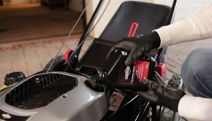 OLEJ DO KOSIARKI SILNIK CZTEROSUWOWY SAE 30 2L BRIGGS&STRATTON 4-SUW