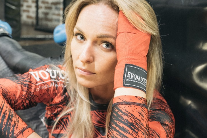 RĘKAWICE BOKSERSKIE SPARINGOWE EVOLUTION 8 OZ róż