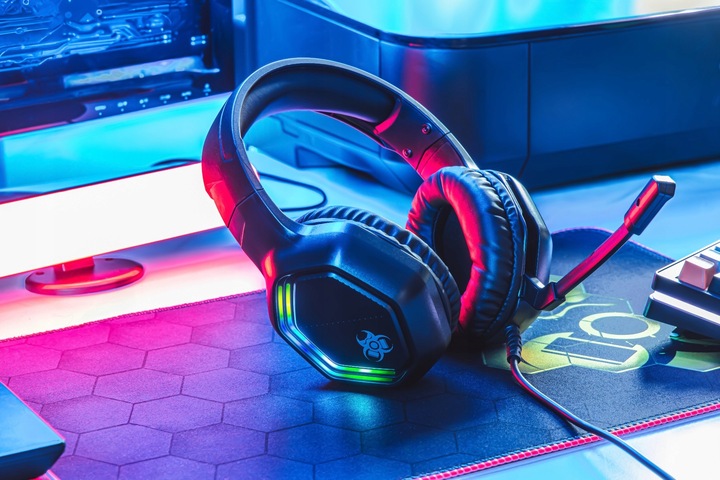 SŁUCHAWKI GAMINGOWE NASZUSZNE Z MIKROFONEM PRZEWODOWE RGB DLA GRACZY JACK