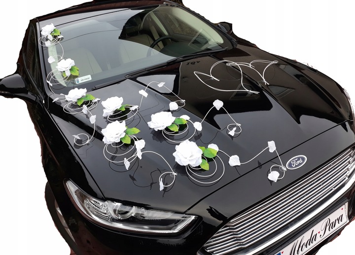 Dekoracja samochodu ozdoby na auto do ślubu płatki