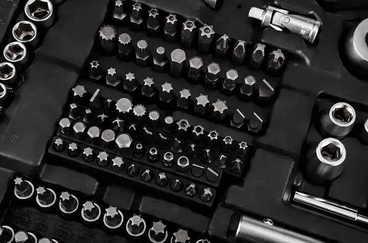 NEO Zestaw Kluczy Nasadowych 220 Elementów 1/2", 3/8", 1/4" Walizka