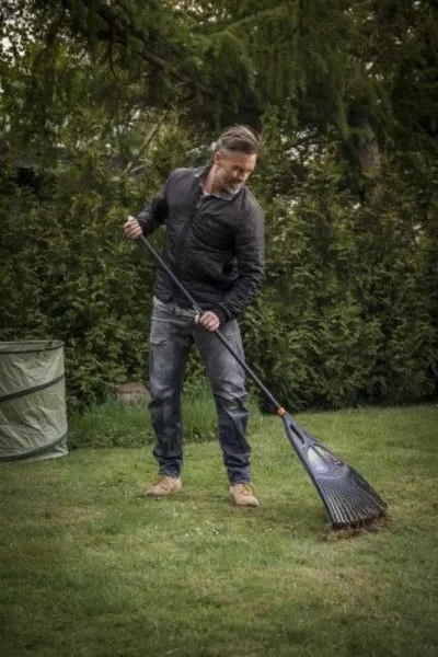 FISKARS Grabie do liści trawy SOLID XL lekkie 27 zębów 1015645 135090