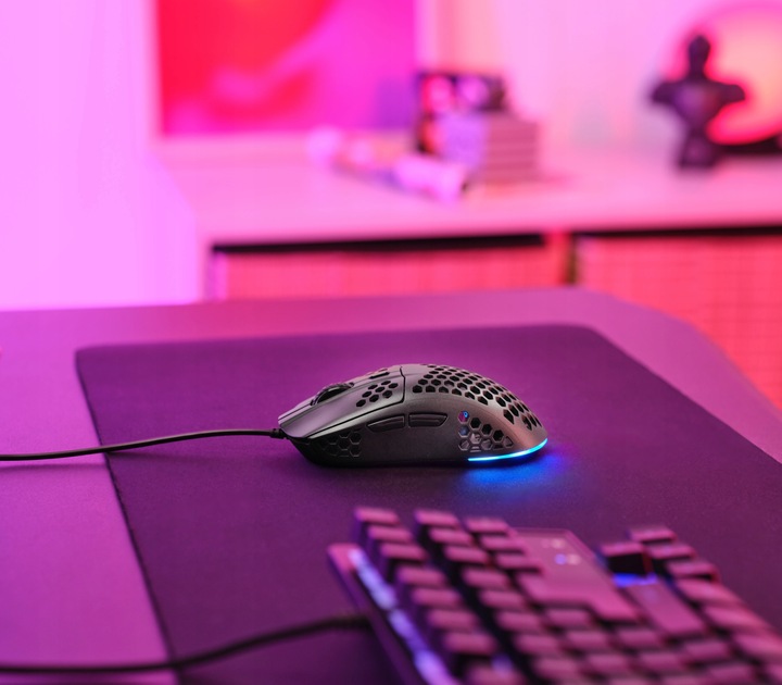 MYSZKA GAMINGOWA PRZEWODOWA ULTRA LEKKA 65g MYSZ KOMPUTEROWA DLA GRACZY LED